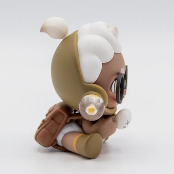 Pop Mart Skullpanda Ancient Castle Series: The Boring Explorer - Picture 5 of 7